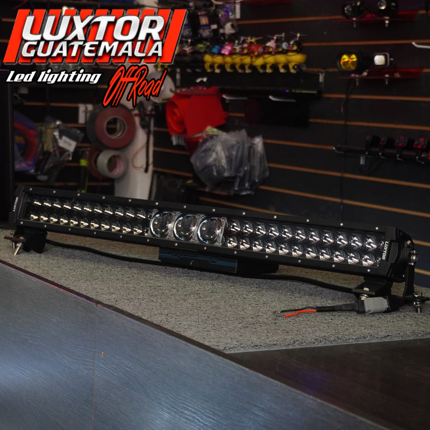 Barra LED Láser Luxtor® 32"