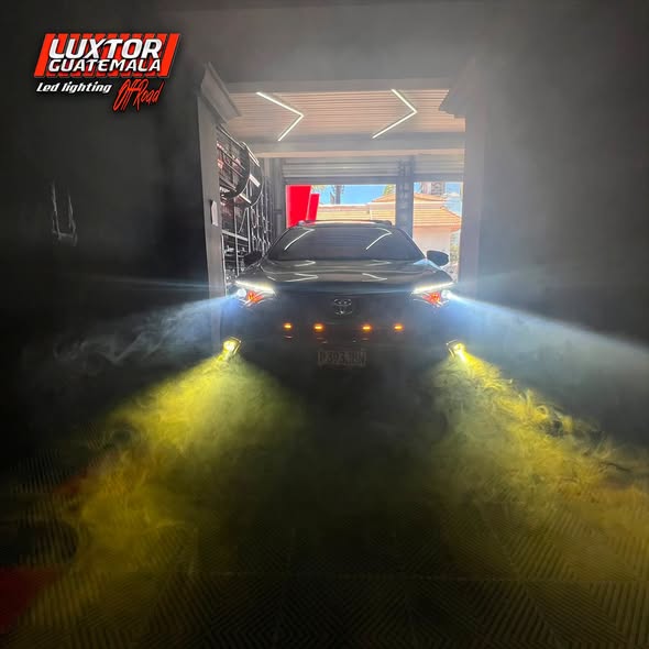 Neblineras PROYECTOR LED Luxtor TRI-COLOR” – triple punto láser